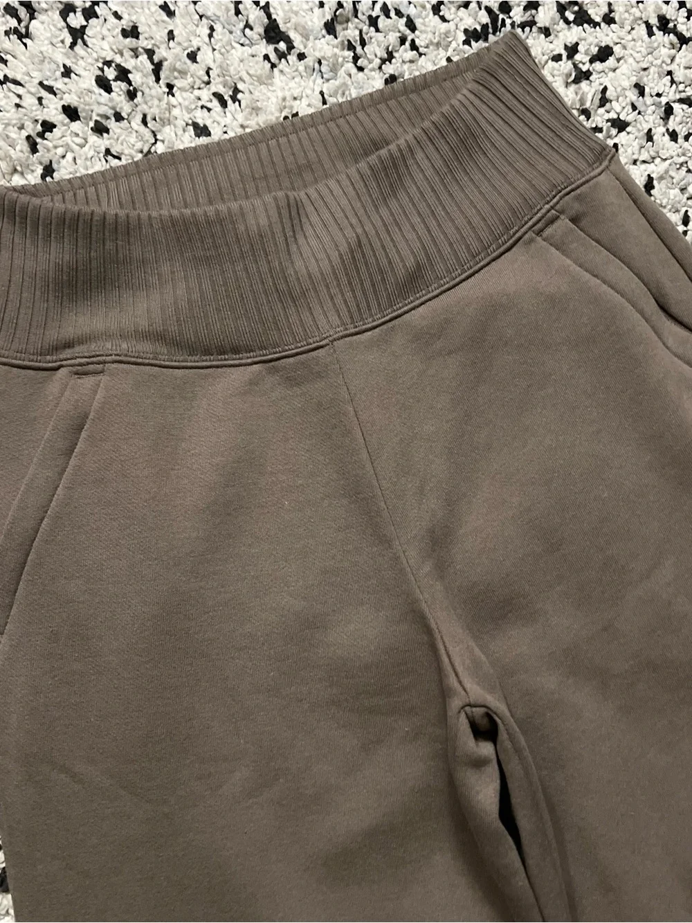 Alo Yoga Serenity Wide Leg Sweatpants Brown Cozy Comfortable Women’s Athleisure
